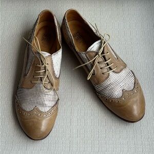 MO MA Italian Brown & Cream Distressed Leather Oxfords, size 10 (EU 41)